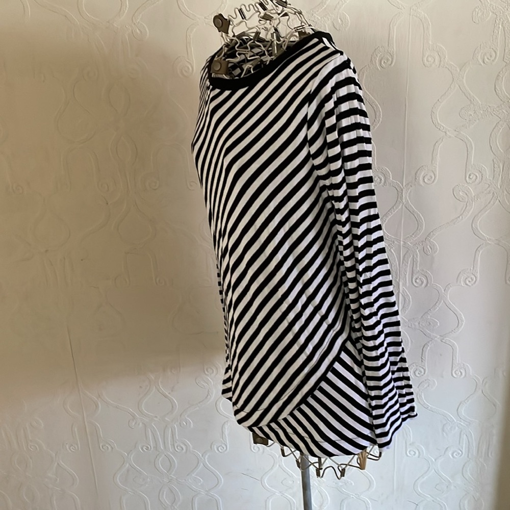 Black and White Long Sleeve Striped Top